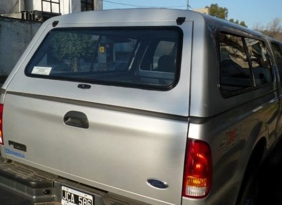 Cúpula fabricada por La Carrocera para Ford F-100